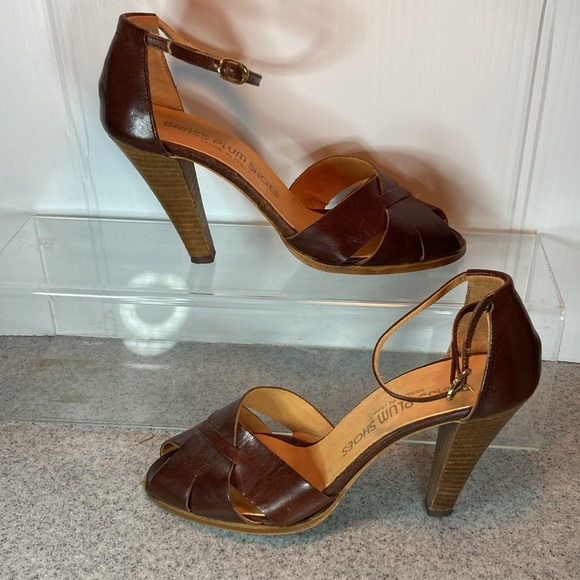 Vintage 80’s Brass Plum Shoes size 5 brown leather ankle strap wood stack heels - Picture 2 of 6